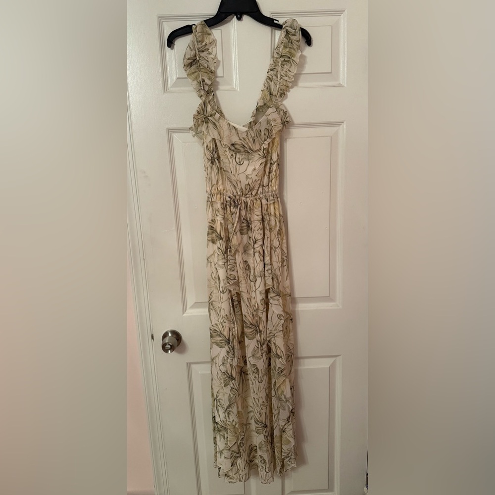 NWT. Gal Meets Glam Maxie dress. Size 8